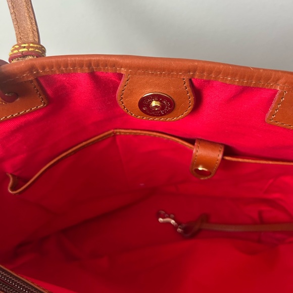 Dooney & Bourke tote bag brown patent leather suede bottom tan leather handles - Picture 7 of 15